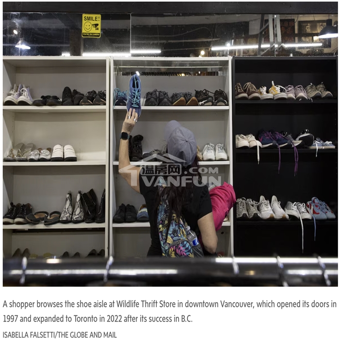 头一回逛二手店，我被难闻的气味熏了一跟头，加拿大人却说“真香”！