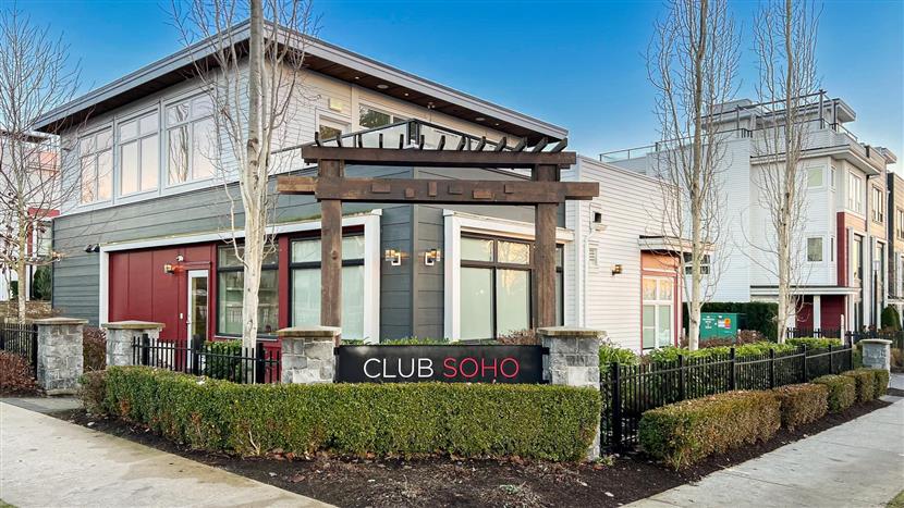 surrey房屋面积:2012平方英尺 2018年建造listed by regent park