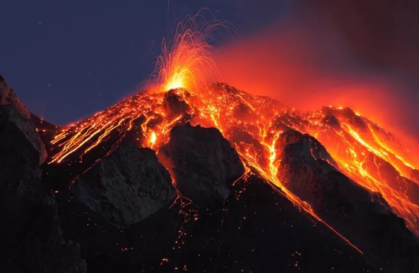 世界末日!旅游胜地火山爆发,5死数十人失踪!